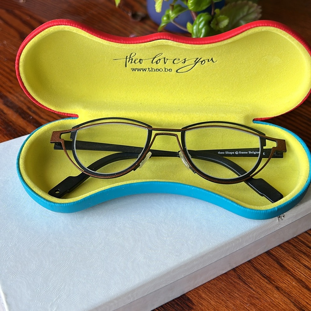 Theo “Shape” Eyeglasses